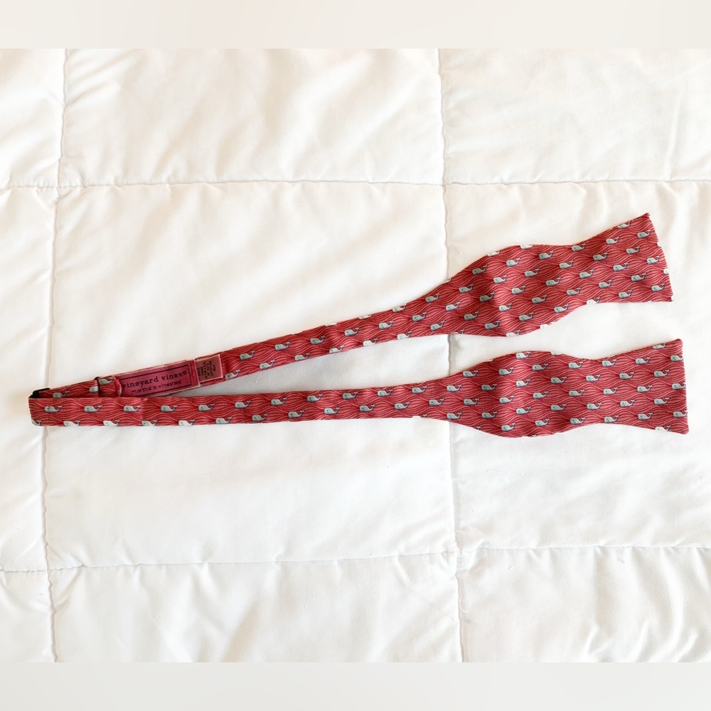 Vineyard Vines Whale Adjustable Bow Tie